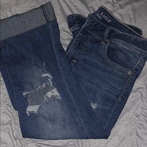 Medium wash kick cropped jeans